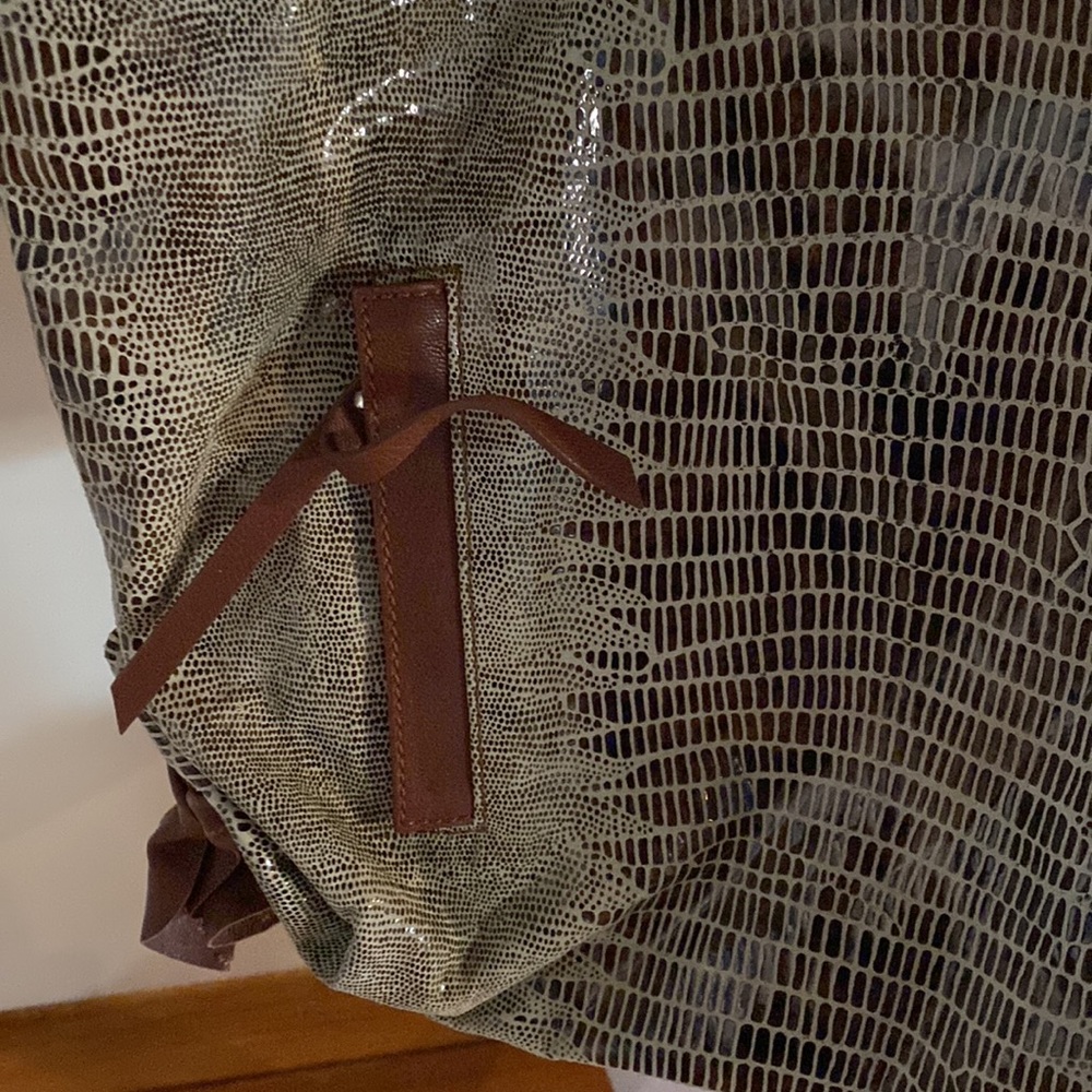 Chez purse of animal print with solid tan leather accents. - Picture 2 of 7